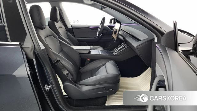 Tesla Model Y 2025 Серый из Кореи, фото 2