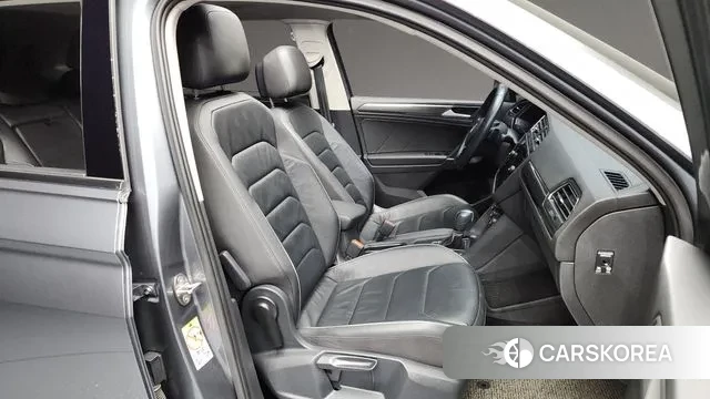 Volkswagen Tiguan Allspace 2020 Серый из Кореи, фото 2