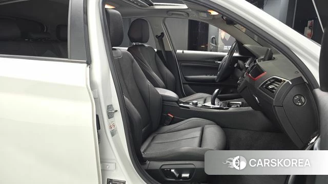 BMW 1 Series (F20) 2018 Белый из Кореи, фото 2