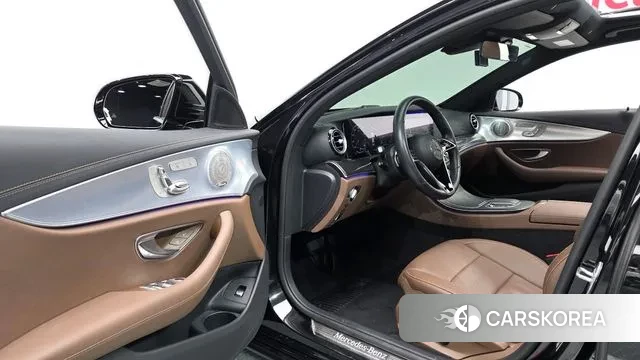 Mercedes-Benz E-Class W213 2021 Черный из Кореи, фото 2