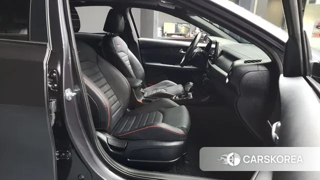 Kia The New K3 2nd generation 2022 Серый из Кореи, фото 2