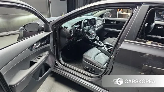 Kia The New K3 2nd generation 2022 Серый из Кореи, фото 2