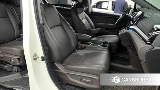 Honda Odyssey 2018 Белый из Кореи, фото 2