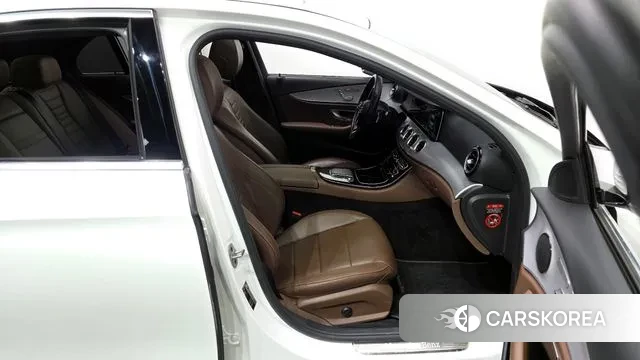 Mercedes-Benz E-Class W213 2020 Белый из Кореи, фото 2