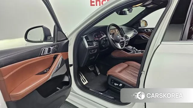 BMW X6 (G06) 2023 Белый из Кореи, фото 2