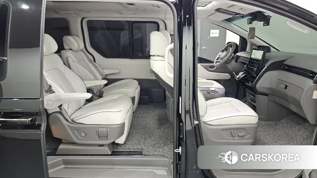 Hyundai Staria 2024 Черный из Кореи, фото 2