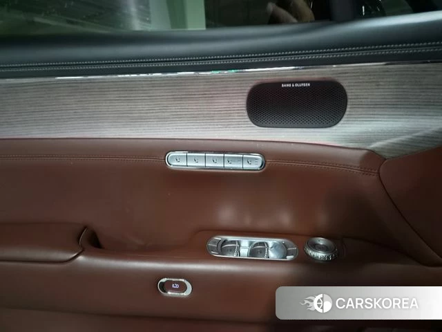 Genesis G90 (RS4) 2022 Черный из Кореи, фото 2