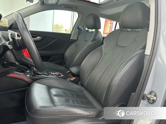 Audi Q2L 2022 Серебристо-серый из Китая, фото 2
