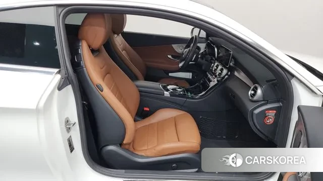 Mercedes-Benz C-Class W205 2019 Белый из Кореи, фото 2