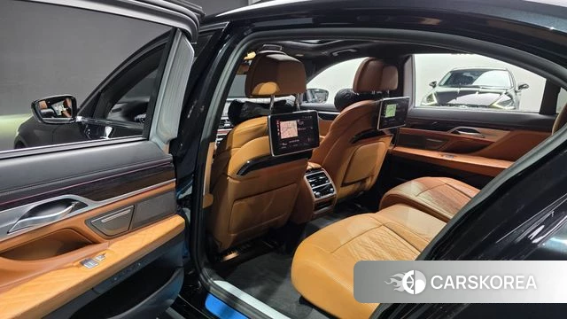 BMW 7 Series (G11) 2020 Черный из Кореи, фото 2