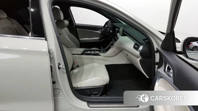 Genesis The New G70 2023 Жемчужный цвет из Кореи, фото 2