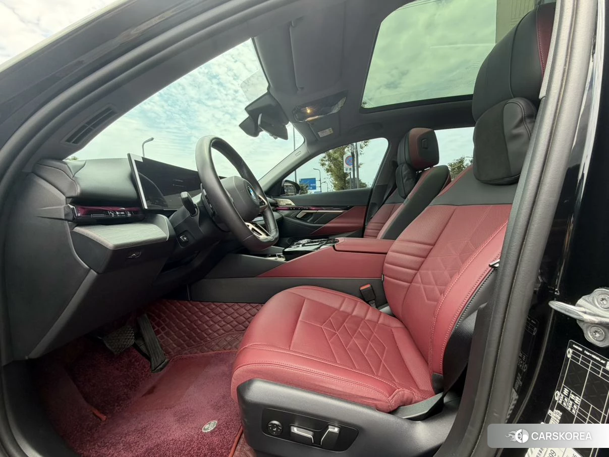 BMW 5 series 2024 Черный из Китая, фото 2
