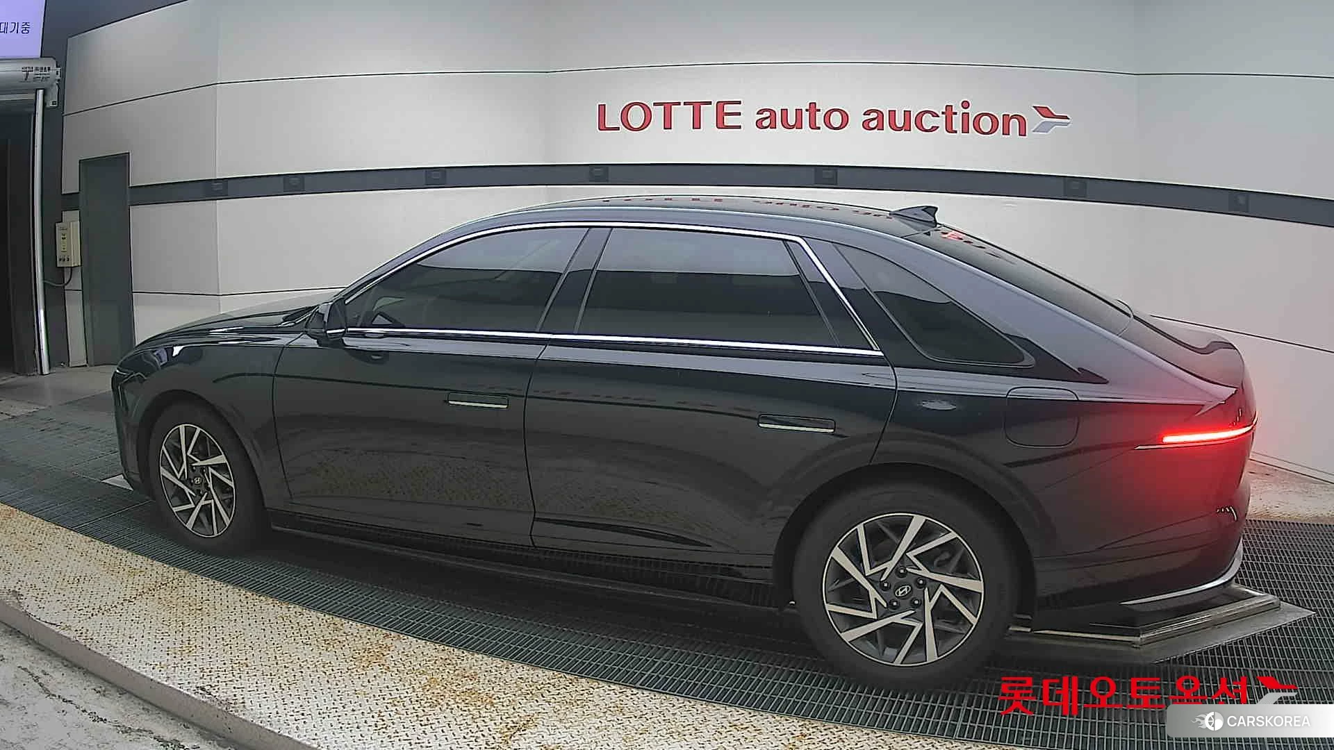 Hyundai Grandeur Hybrid 2024 Abyss Black Pearl из Кореи, фото 2