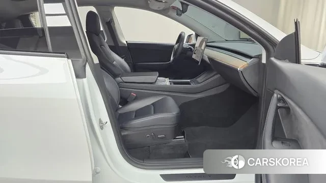 Tesla Model Y 2021 Белый из Кореи, фото 2