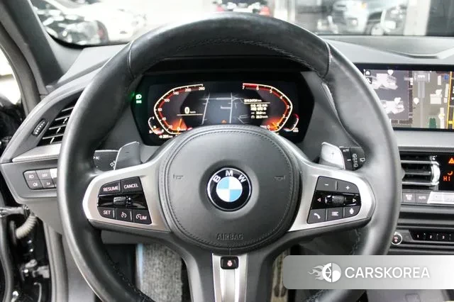 BMW 1 Series (F40) 2023 Черный из Кореи, фото 2