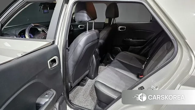 Hyundai Venue 2021 Серебристо-серый из Кореи, фото 2