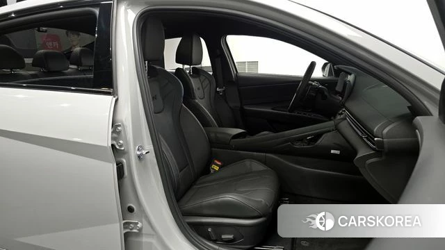 Hyundai The New Avante (CN7) 2025 Серебристо-серый из Кореи, фото 2