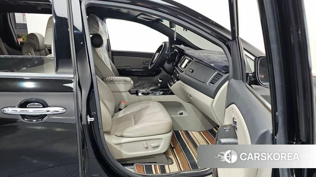 Kia The New Carnival 2018 Черный из Кореи, фото 2