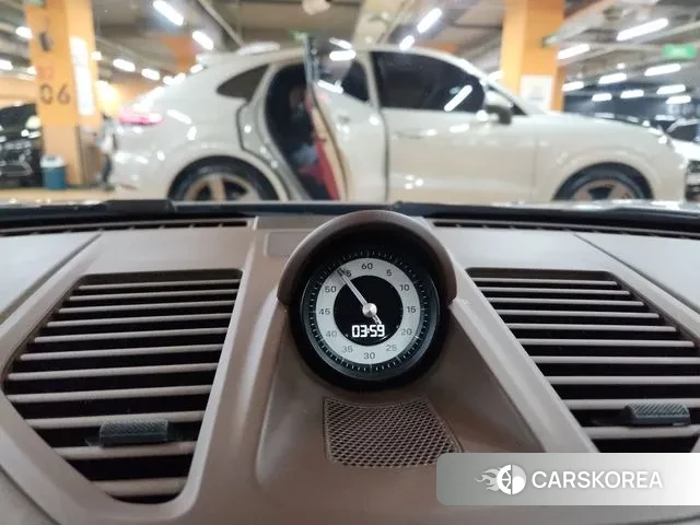 Porsche 911(992) 2021 Серебряный из Кореи, фото 2