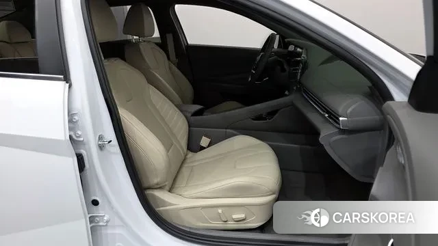 Hyundai The New Avante (CN7) 2024 Белый из Кореи, фото 2