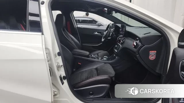 Mercedes-Benz A-Class W176 2018 Белый из Кореи, фото 2