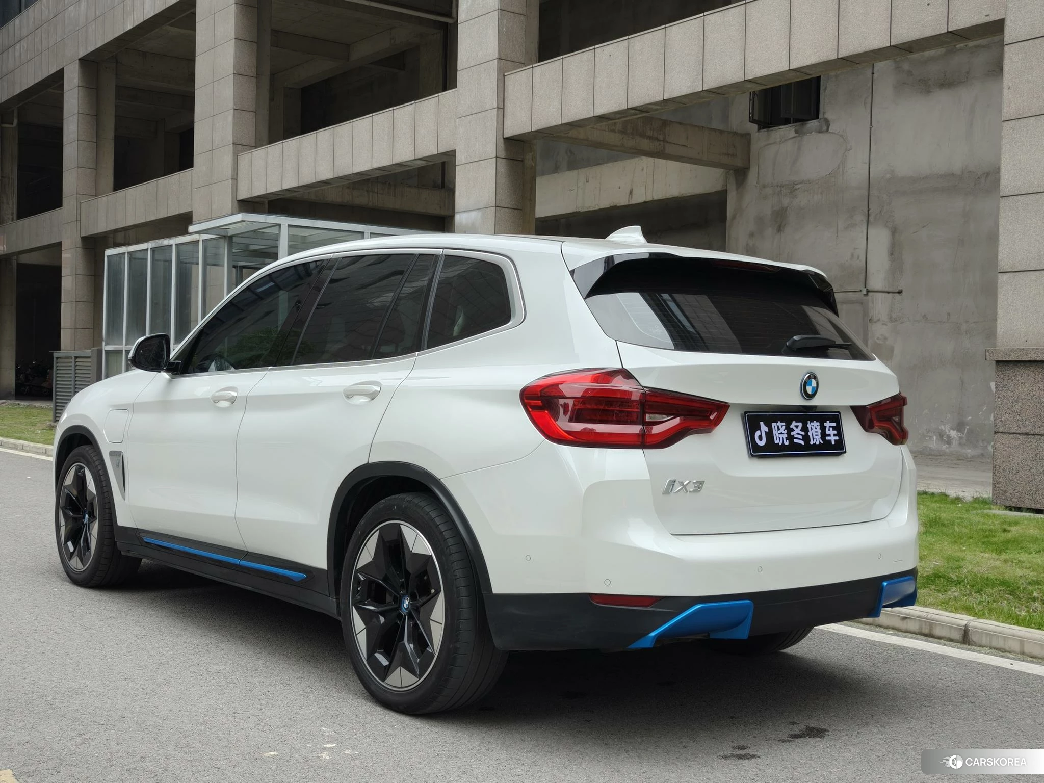 BMW iX3 2021 Белый из Китая, фото 2