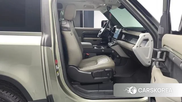 Land Rover Defender (L663) 2021 Зеленый из Кореи, фото 2