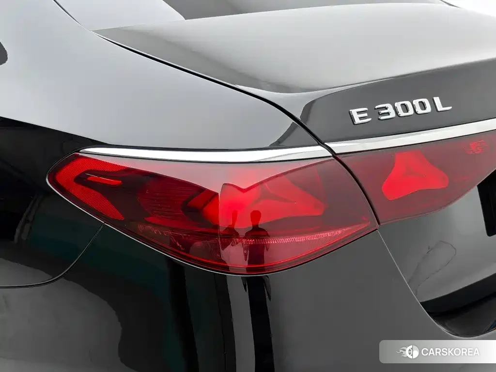 Mercedes-Benz E-Class 2025 Черный из Китая, фото 2