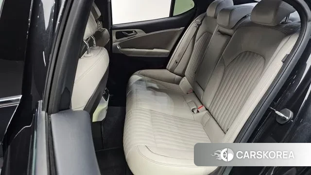 Genesis The New G70 2023 Черный из Кореи, фото 2