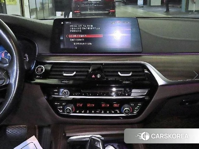 BMW 5 Series (G30) 2018 Белый из Кореи, фото 2