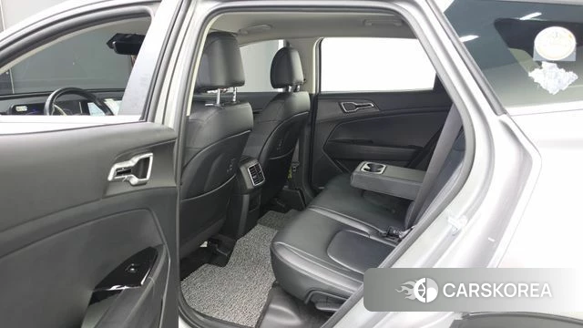 Kia Sportage 5th Generation 2023 Серебристо-серый из Кореи, фото 2