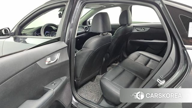 Kia The New K3 2nd generation 2021 Серый из Кореи, фото 2