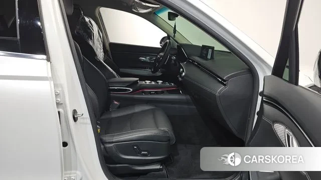 Genesis GV70 2023 Белый из Кореи, фото 2