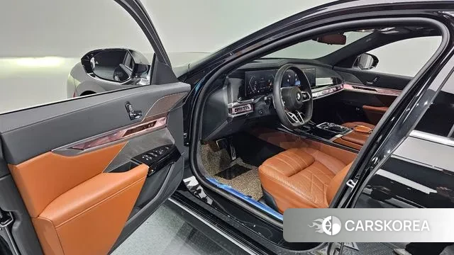 BMW 7 Series (G70) 2025 Черный из Кореи, фото 2