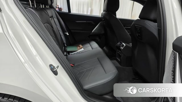 BMW 5 Series (G60) 2024 Белый из Кореи, фото 2