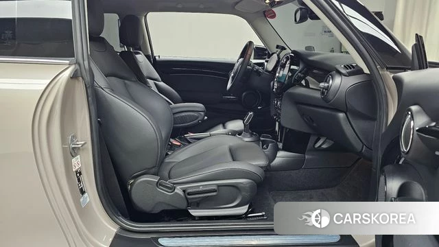 Mini Cooper 2022 Песочный из Кореи, фото 2