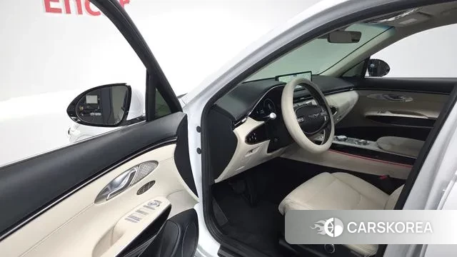 Genesis GV70 2023 Белый из Кореи, фото 2