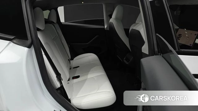 Tesla Model Y 2024 Белый из Кореи, фото 2
