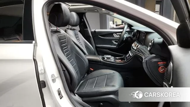 Mercedes-Benz E-Class W213 2018 Белый из Кореи, фото 2