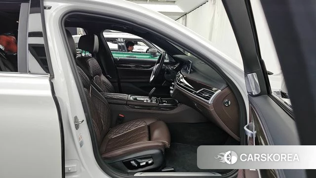 BMW 7 Series (G11) 2022 Белый из Кореи, фото 2