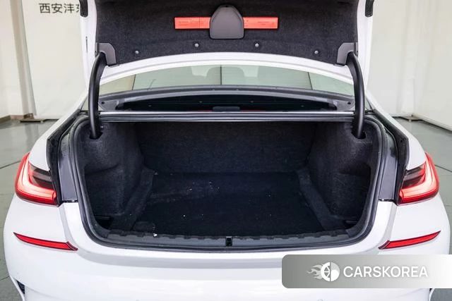 BMW 3 series 2021 Белый из Китая, фото 2