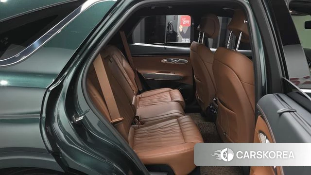Genesis GV70 2022 Темно-зеленый из Кореи, фото 2