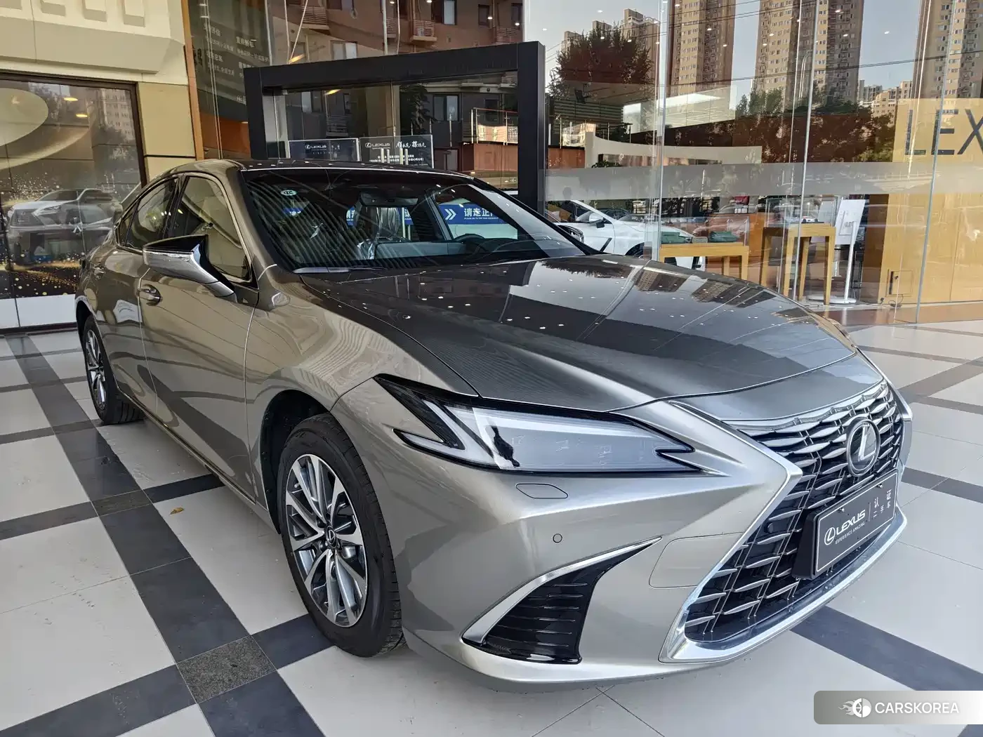 Lexus ES 2026 Silver/gray из Китая, фото 2