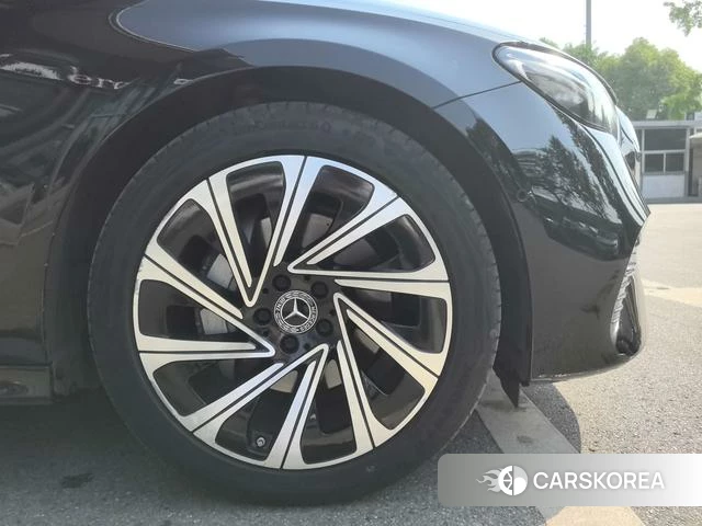 Mercedes-Benz E-class 2024 Черный из Китая, фото 2