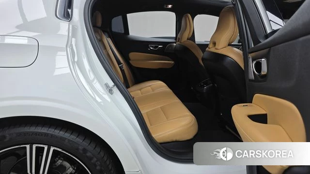 Volvo S60 3rd generation 2021 Белый из Кореи, фото 2