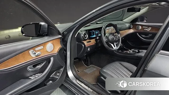 Mercedes-Benz E-Class W213 2019 Серый из Кореи, фото 2