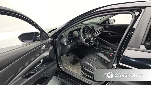 Hyundai The New Avante (CN7) 2023 Черный из Кореи, фото 2