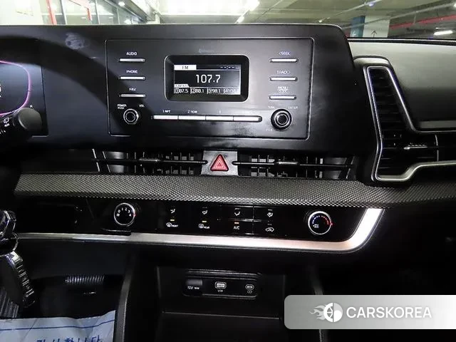 Kia Sportage 5th Generation 2023 Белый из Кореи, фото 2