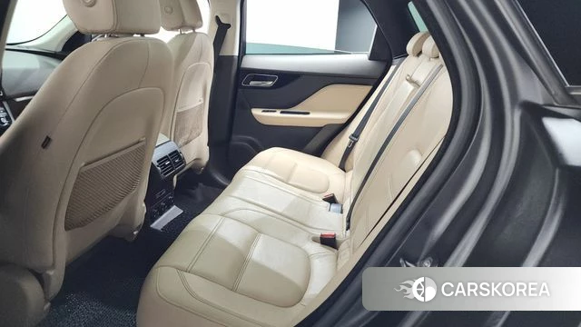 Jaguar F-PACE 2018 Черный из Кореи, фото 2