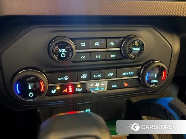 Ford Bronco 6th Generation 2022 Серый из Кореи, фото 2